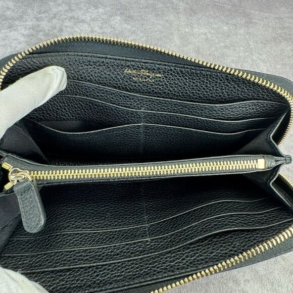Salvatore Ferragamo Gancini City Zip Black Leather Wallet - Picture 7 of 11